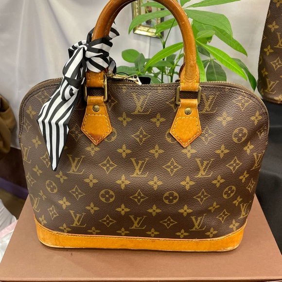 DEAL OF THE DAY LV ALMA & WALLET 5PC SET - Picture 5 of 5